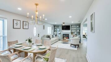 House (3 Bedrooms) | Interior