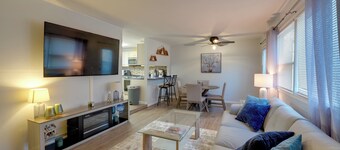 U-med District Townhome w/ Private Yard + Grill