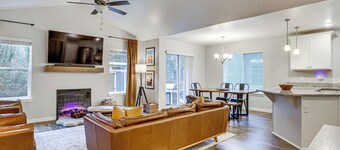 Entertainment Shed! Pet-friendly Oregon Coast Home