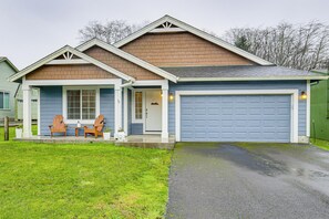 Interior - Entertainment Shed! Pet-friendly Oregon Coast Home (Bay City)