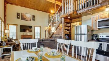 House (2 Bedrooms) | Interior