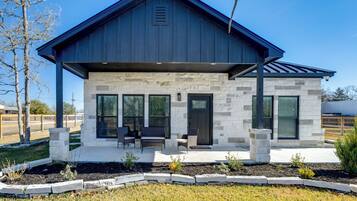 House (3 Bedrooms) | Front of property