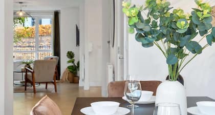 Canalside House Modern and Homely