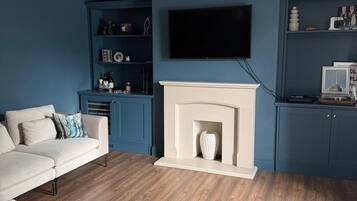 House, 4 Bedrooms, Smoking | Room amenity