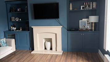 House, 4 Bedrooms, Smoking | Living area