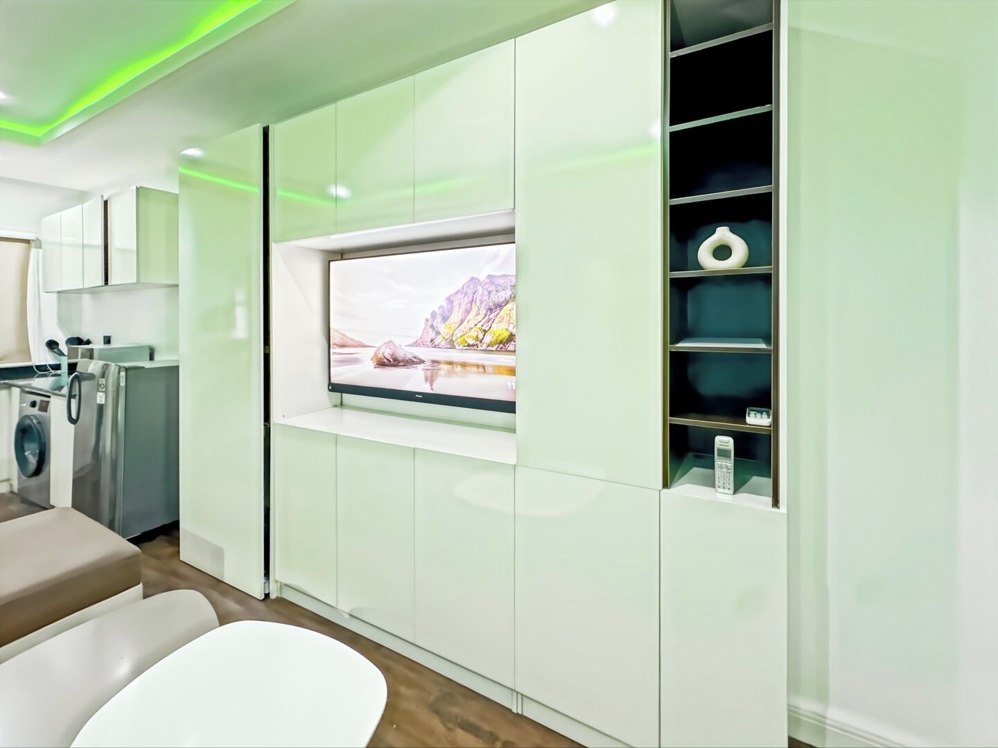 Economy Apartment, Balcony, City View | Bahagian dalam