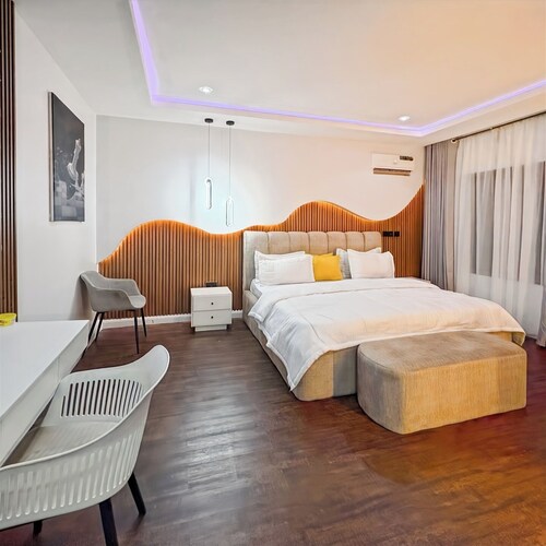 Katus Hyatt Luxury Apartment