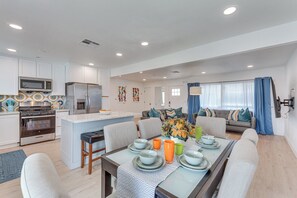 House (3 Bedrooms) | Interior - Luxurious Snowbird Haven 3 Mi to Dtwn Palm Springs (Palm Springs)