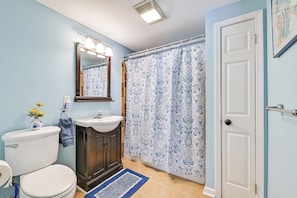 House (1 Bedroom) | Interior - 'aag's Comfort Zone' Guesthouse 5 Mi to Uncc! (Charlotte)