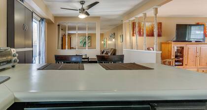 4 Mi to Dtwn Loveland: Home w/ Hot Tub & Yard