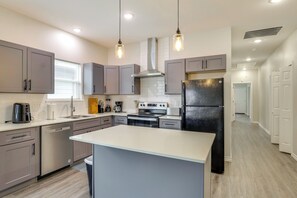 Apartment (3 Bedrooms) | Interior - Private Yard, Pet Friendly: Southeast Dallas Home (Dallas)