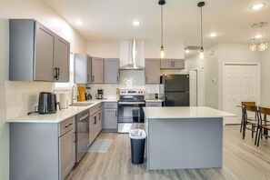 Apartment (3 Bedrooms) | Interior - Private Yard, Pet Friendly: Southeast Dallas Home (Dallas)