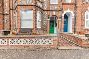 Exterior detail - Apartment 1 Beverley House (Cromer)