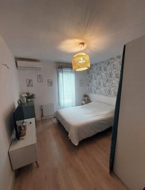 1 camera, accesso a Internet, lenzuola