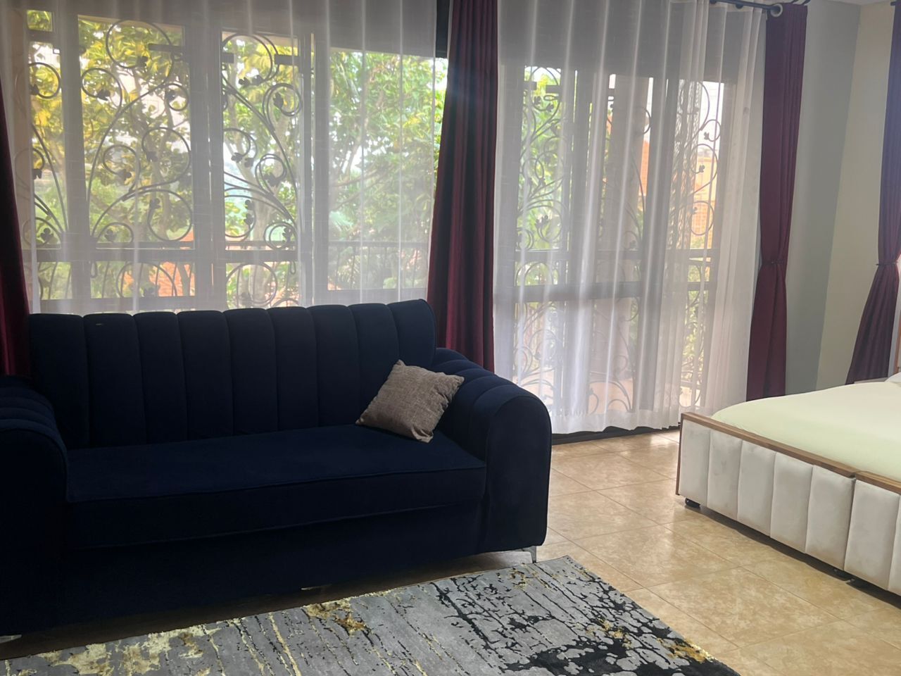 Deluxe Double Room, Balcony, Lake View | Living area