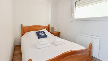 2 chambres, fer et planche Ă repasser, Wi-Fi, draps fournis