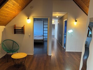 5 bedrooms, bed sheets