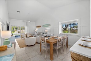 Dining - Heated Pool + Pickleball Court & Putting Green (Jacksonville Beach)