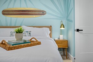 Iron/ironing board, travel cot, free WiFi, bed sheets - Heated Pool + Pickleball Court & Putting Green (Jacksonville Beach)