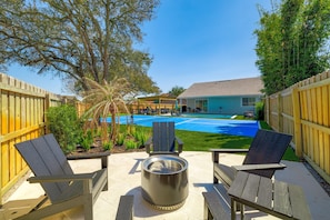 Terrace/patio - Heated Pool + Pickleball Court & Putting Green (Jacksonville Beach)