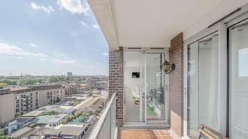 Apartment | 1 bedroom, desk