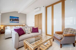 3 bedrooms - Conduit Mews Luxurious Mews House Next to Hyde Park (London)