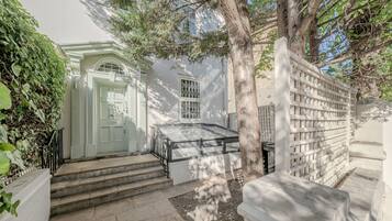 Talo | 4 makuuhuonetta