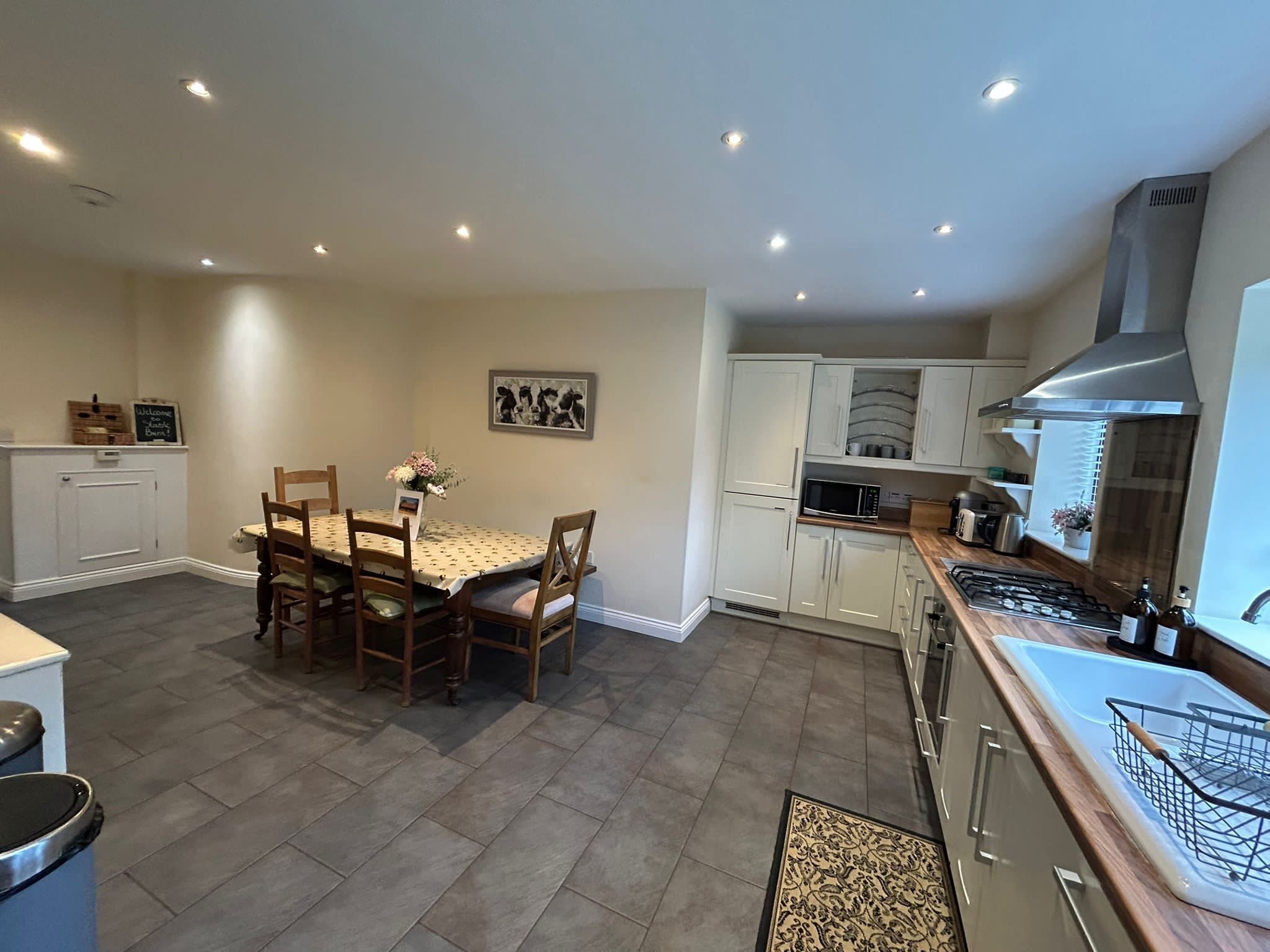 Micro-ondes, four, plaque de cuisson, lave-vaisselle