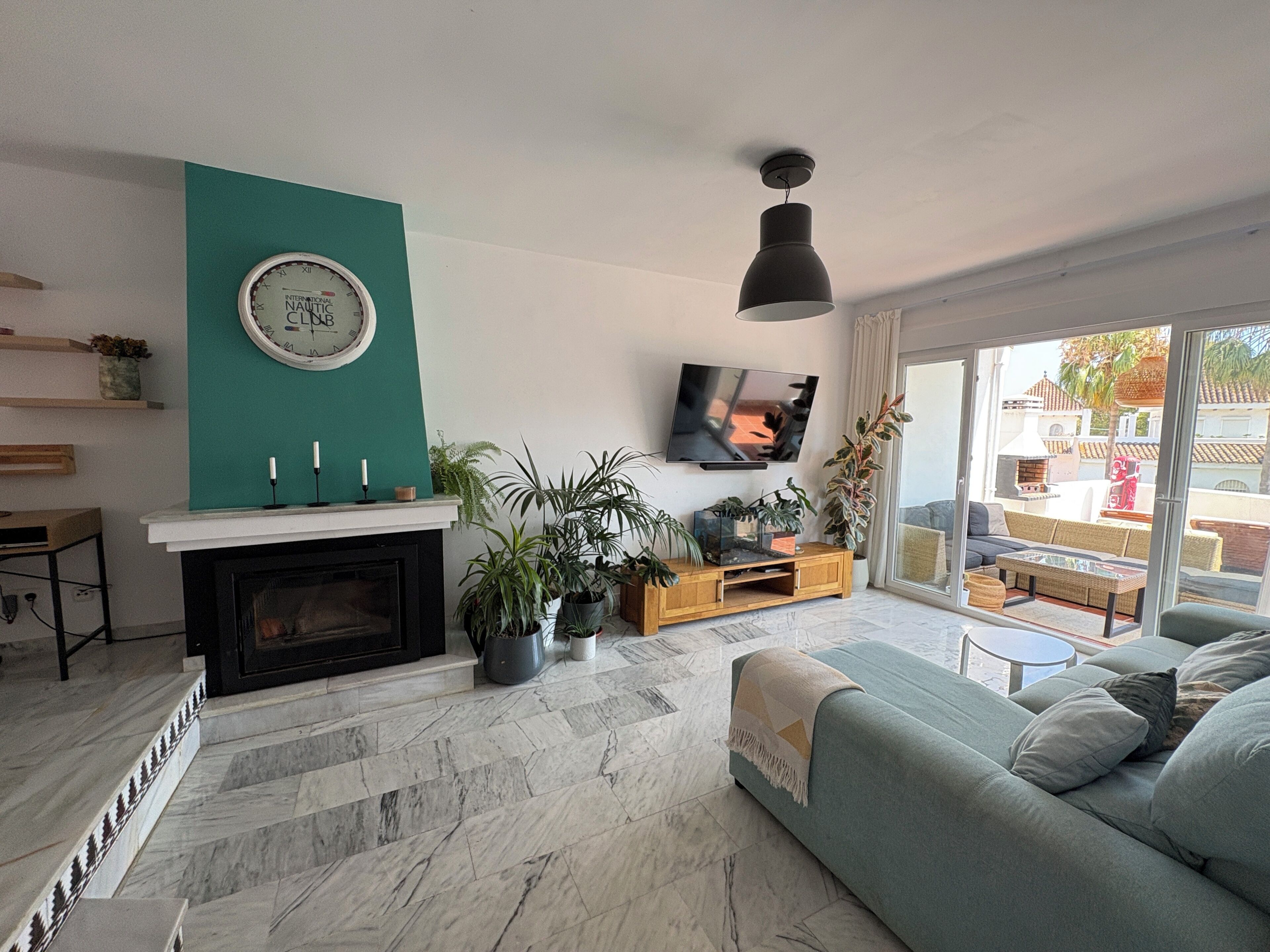 Casa, 4 habitaciones, balcón, vista al jardín | Sala de estar
