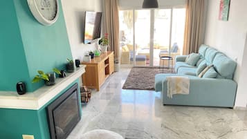 House, 4 Bedrooms, Balcony, Garden View | Living room