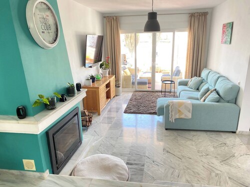 Modern Townhouse 7min Walk Beach and 15 to Duquesa
