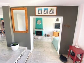 Casa, 4 habitaciones, balcón, vistas al jardín | Zona de estar