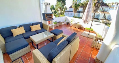 Modern Townhouse 7min Walk Beach and 15 to Duquesa