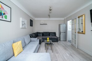 Living area - 1 Bed Flat in London (London)