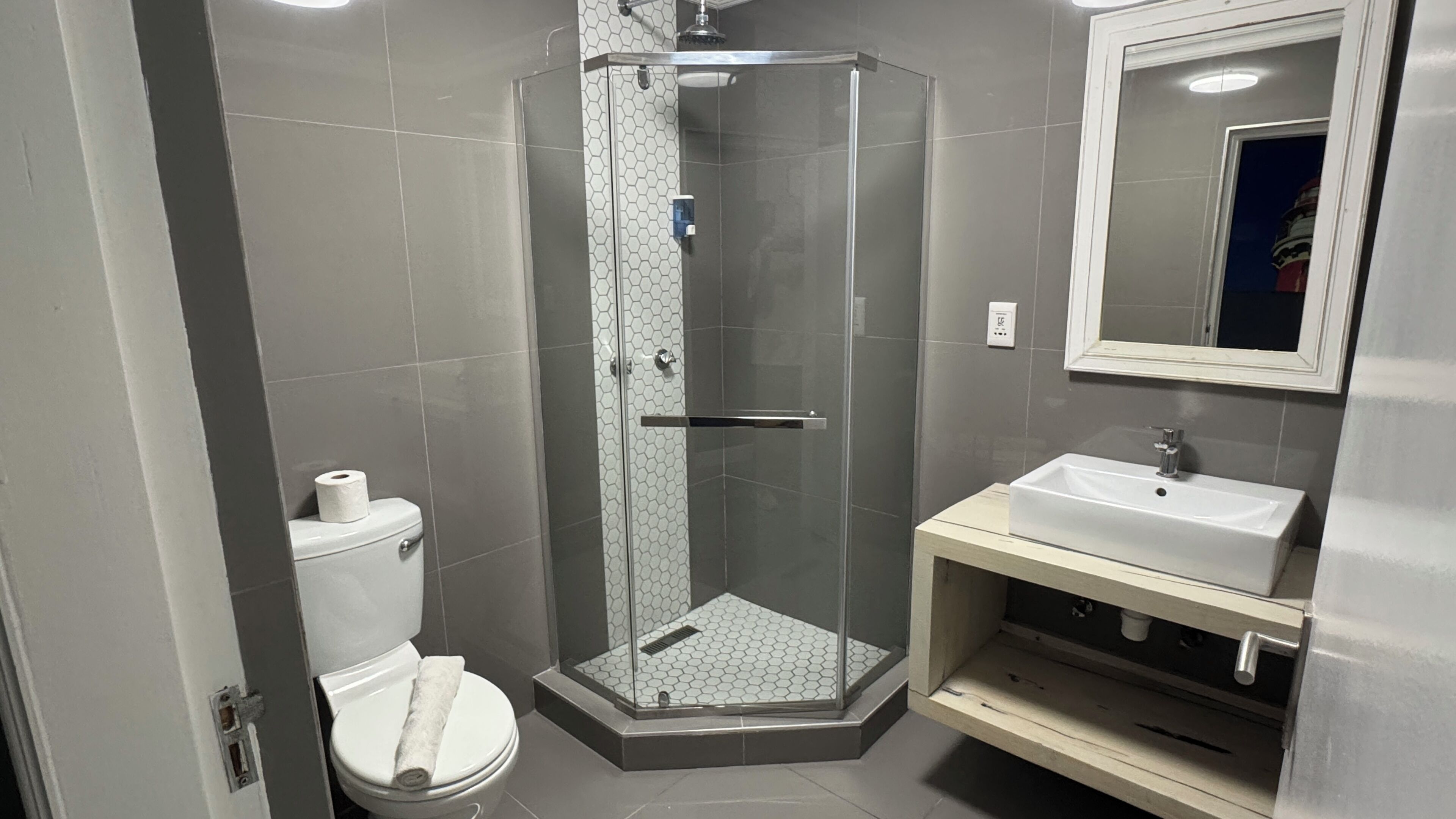 Camera Standard con letto matrimoniale o 2 letti singoli | Bagno