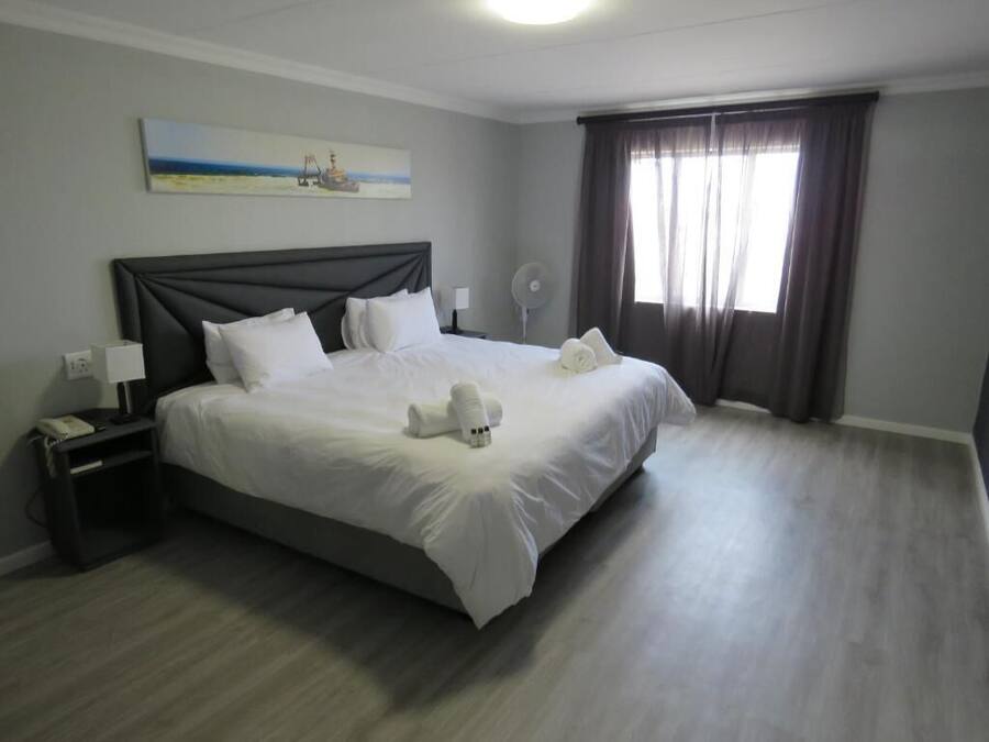 Standaard kamer, 1 twee- of 2 eenpersoonsbedden, uitzicht op zee | Gratis wifi