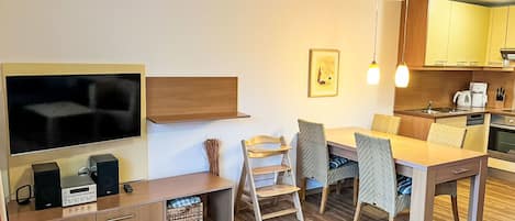 雪櫃、微波爐、焗爐、洗碗機