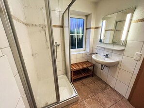 Bathroom - Haus 104 - Seepark Burhave by Interhome (Burhave)