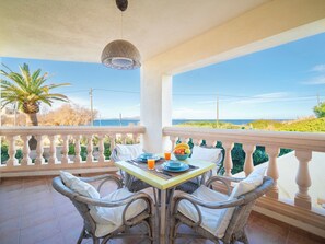 Outdoor dining - Vista Mar i Muntanya by Interhome (Colònia Sant Pere)