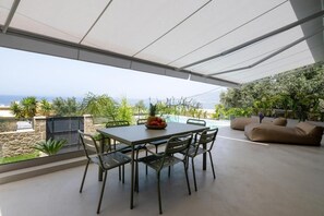 Outdoor dining - Morea Club West House (Kalamata)