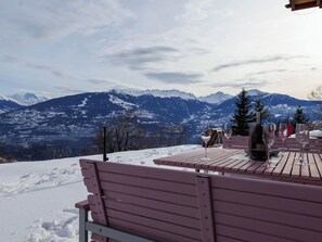 Outdoor dining - Mayens du Rudet by Interhome (Erde)