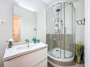 Bathroom - La Croisière by Interhome (Port Camargue)