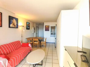 TV - Les Mandariniers by Interhome (Le Lavandou)