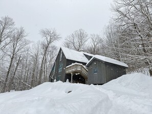 Exterior - DeerLeapLodge- hot tub, foosball, near golf course (Killington)
