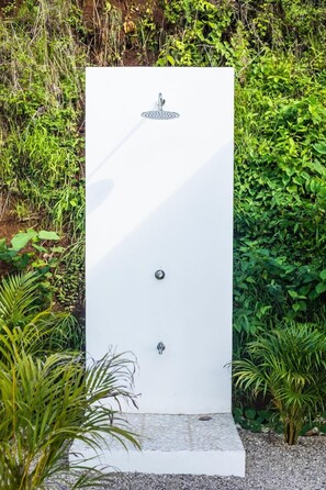 Property grounds - Magnificent Ocean view Glamping by BOTKa in Puerto Carrillo (Puerto Carrillo)