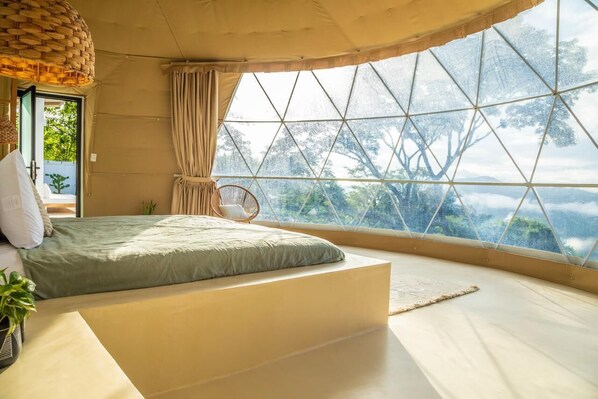 1 bedroom, travel cot, free WiFi, bed sheets