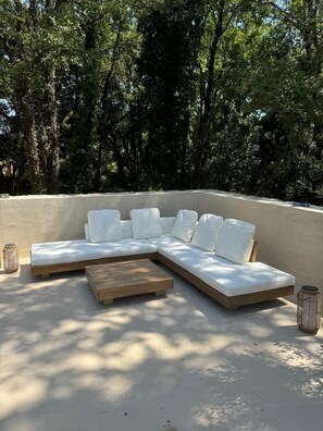 Property grounds - Charming cocooning house with swimming pool, comfort and well-being. (Lorgues)