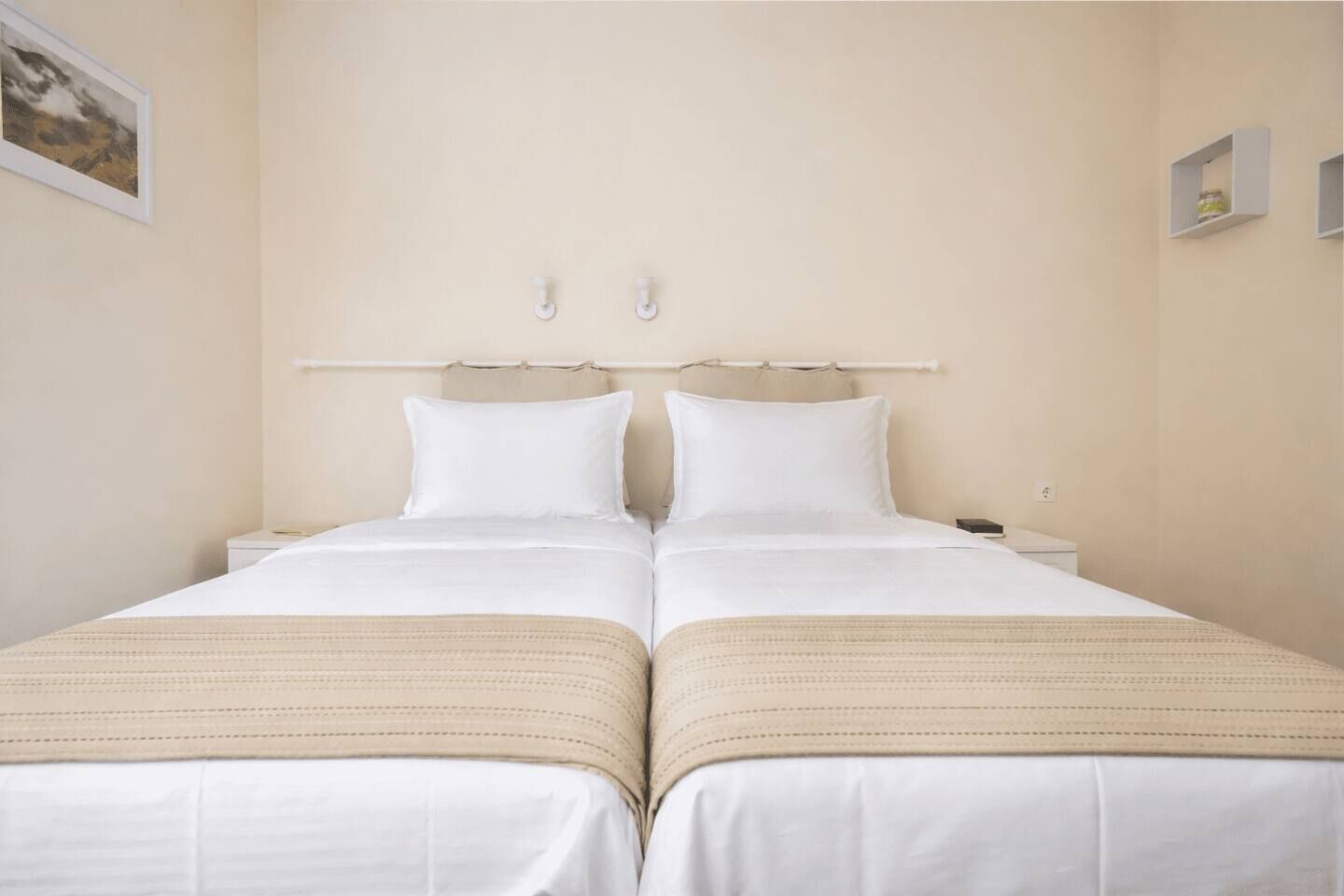 Iron/ironing board, free WiFi, bed sheets