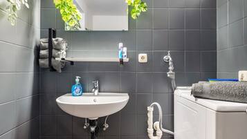 Doccia, asciugacapelli, asciugamani