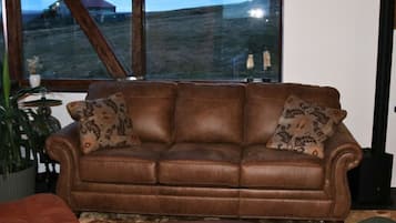 House, Mountain View | Living area | Flat-screen TV